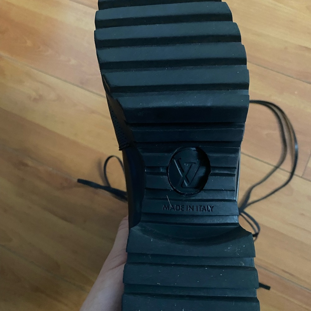 Boots - Picture 3 of 4